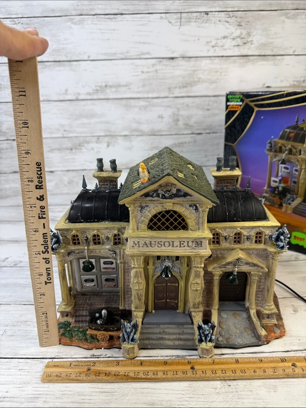 Lemax “Rest in pieces Mausoleum” Spooky Town read description AS IS